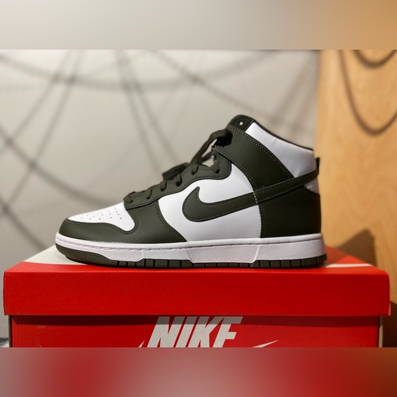 Nike Dunk High “Cargo Khaki” - Picture 2 of 7